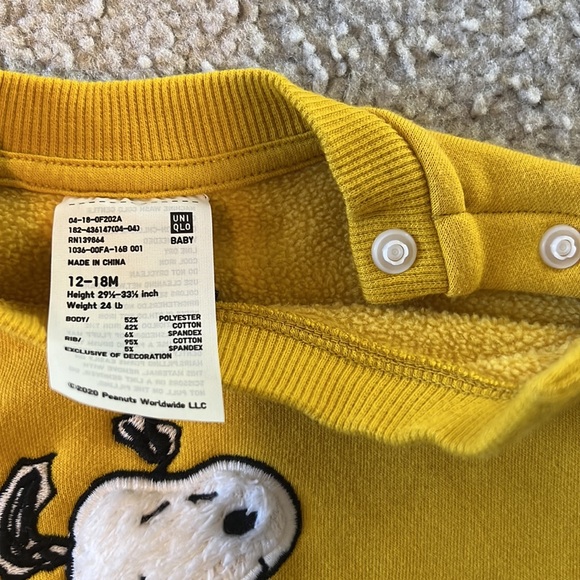 Uniqlo Snoopy and Woodstock sweatshirt 12-18 months - Picture 3 of 4